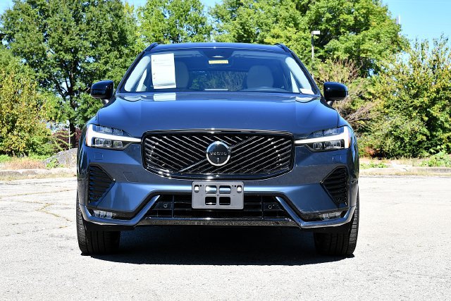 Certified 2026 Volvo XC60 B5 Ultra AWD/4WD image 2