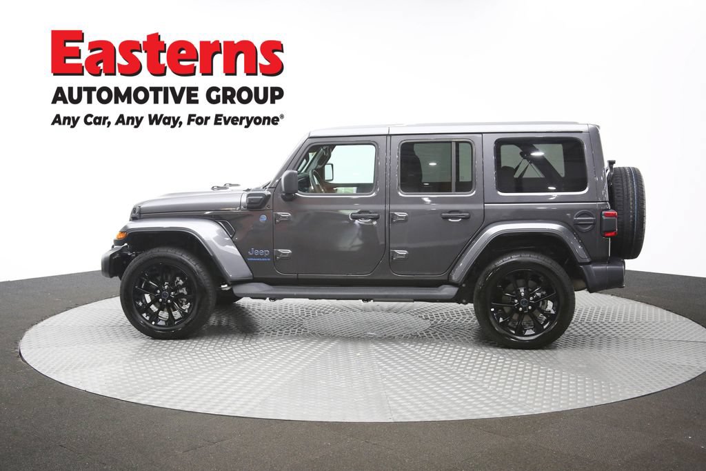 Used 2025 Jeep Wrangler Unlimited Sahara AWD/4WD image 56