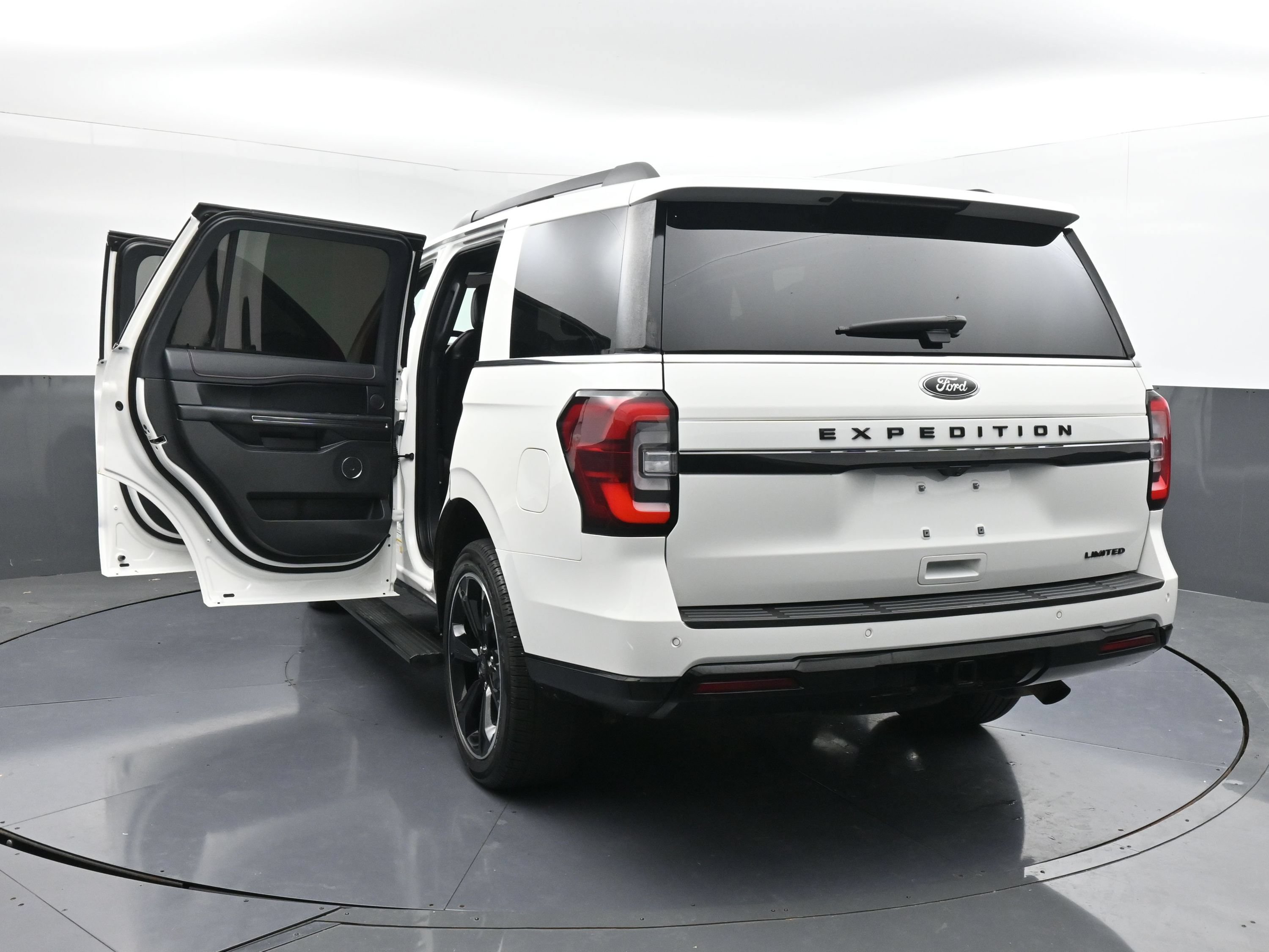 Used 2023 Ford Expedition Limited RWD image 45