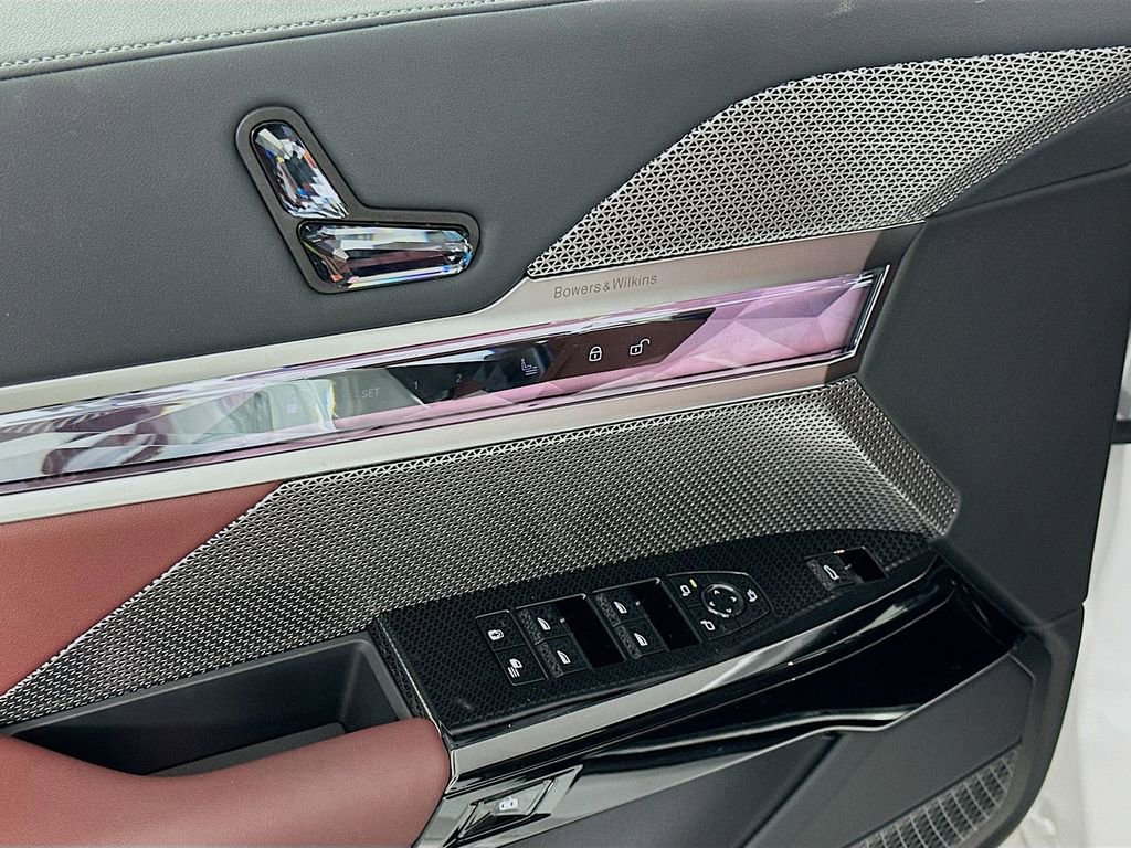 New 2026 BMW 750e xDrive w/ Executive Package image 20
