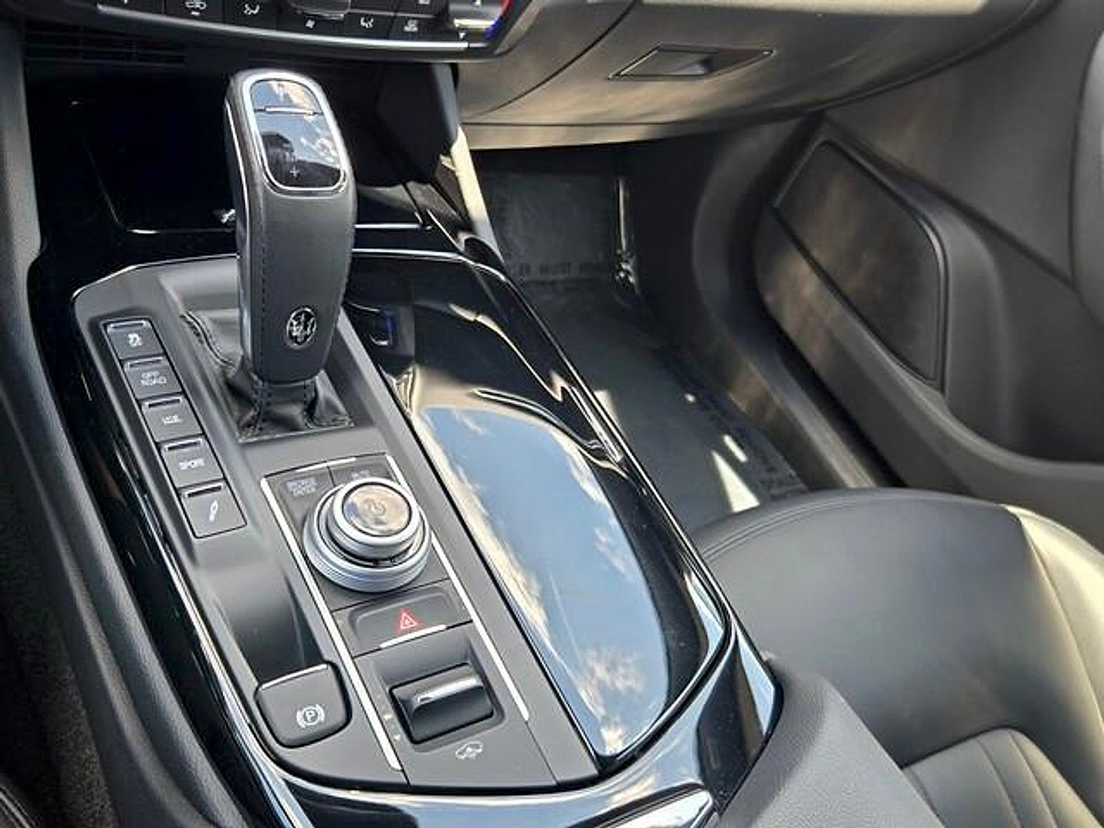 Used 2023 Maserati Levante GT AWD/4WD image 20