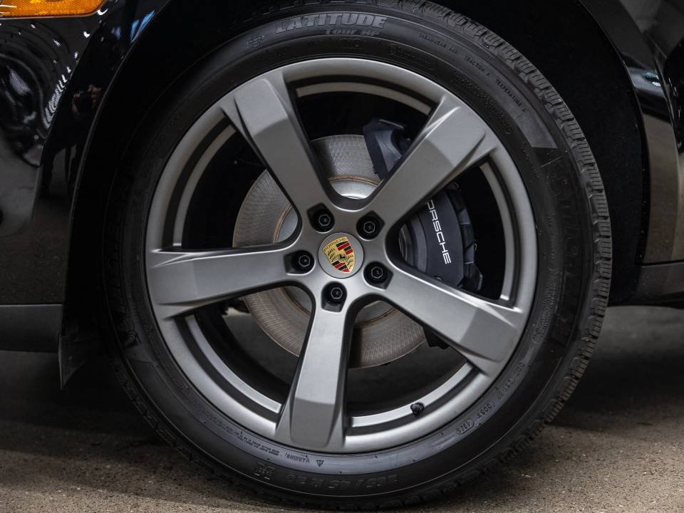 Certified 2026 Porsche Macan AWD/4WD image 22