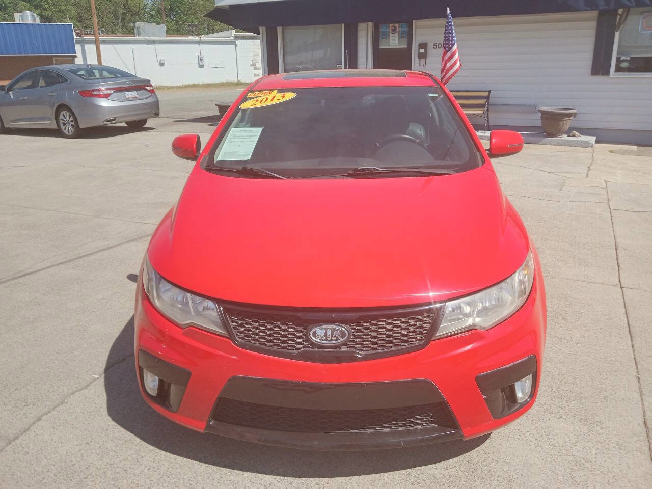 Used 2013 Kia Forte Koup SX w/ Tech Pkg image 2