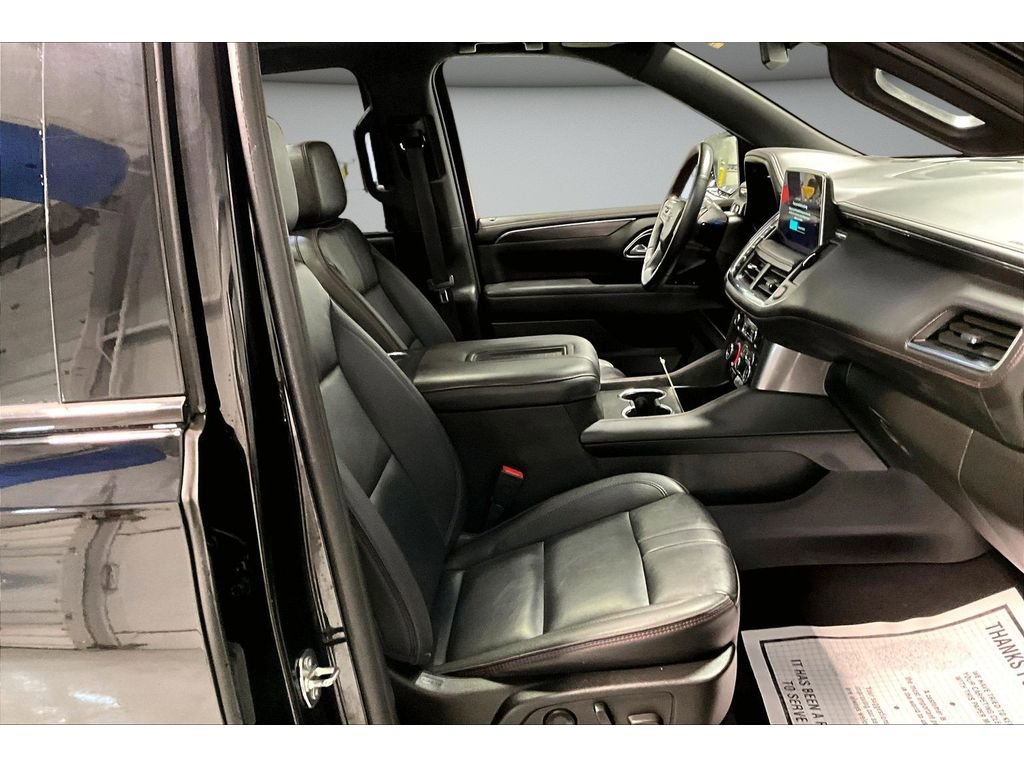 Used 2024 Chevrolet Suburban RST w/ Luxury Package AWD/4WD image 8