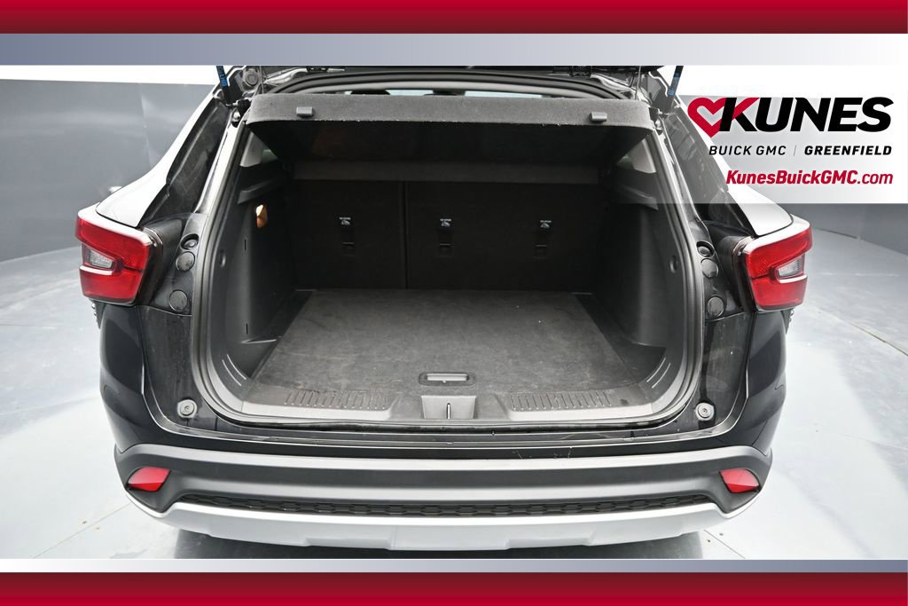Used 2025 Chevrolet Trax LT w/ LT Convenience Package FWD image 12