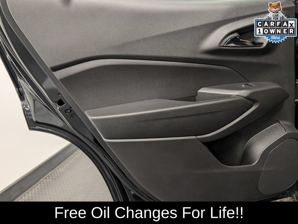Used 2025 Chevrolet Trax RS w/ Driver Confidence Package FWD image 23