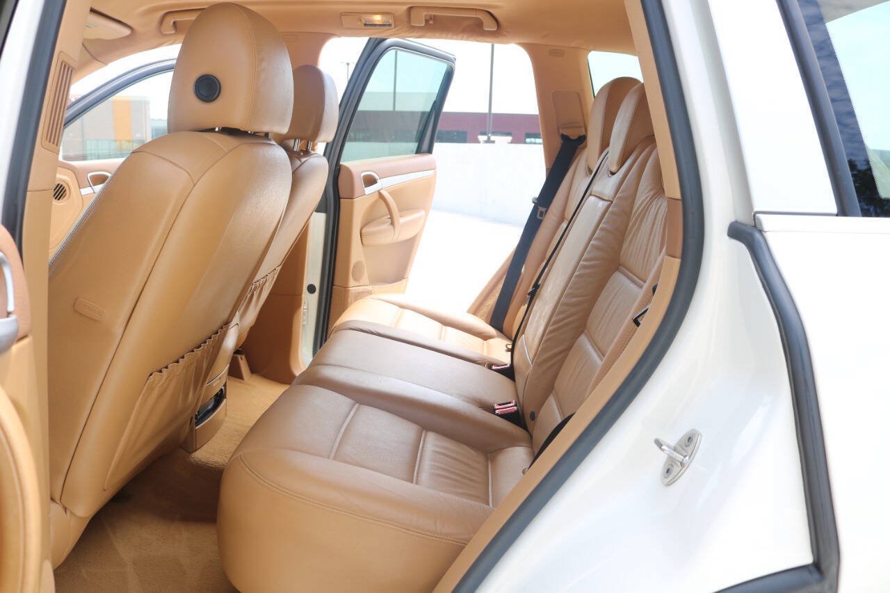 Used 2008 Porsche Cayenne AWD/4WD image 19