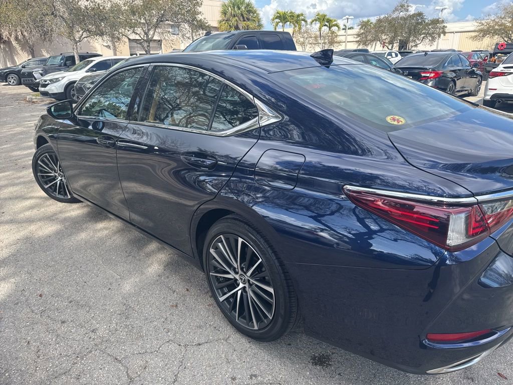 Certified 2022 Lexus ES 350 w/ Premium Package image 8