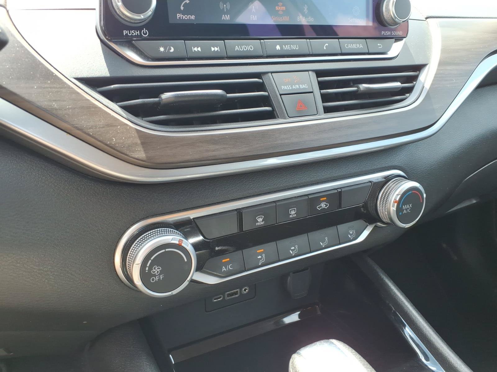 Used 2024 Nissan Altima 2.5 SV FWD image 13