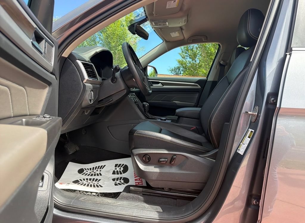 Used 2023 Volkswagen Atlas SE w/ Black Wheel Package AWD/4WD image 11