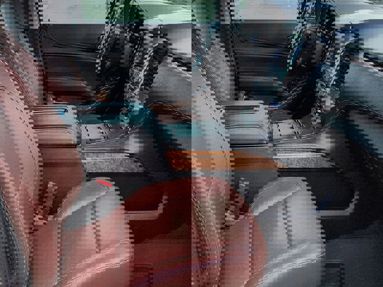 Used 2019 Chevrolet Suburban Premier w/ Premier Plus Edition image 26