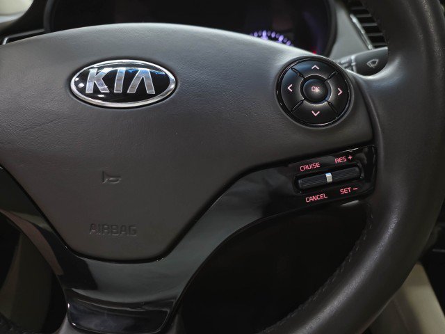Used 2015 Kia K900 Premium w/ Interior Highline Package RWD image 23