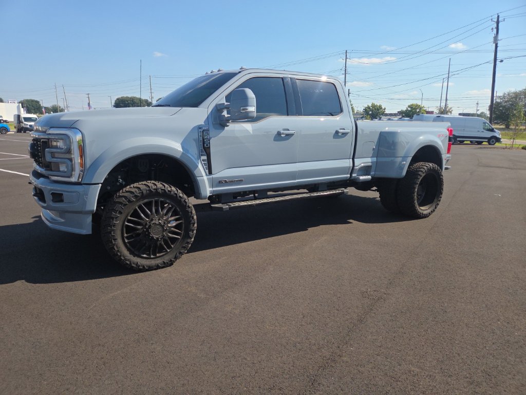 Used 2025 Ford F450 Lariat w/ FX4 Off-Road Package AWD/4WD image 7