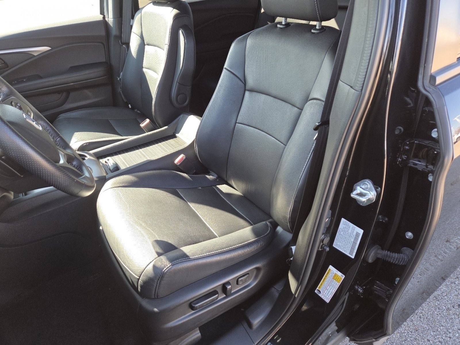 Used 2023 Honda Passport EX-L image 24