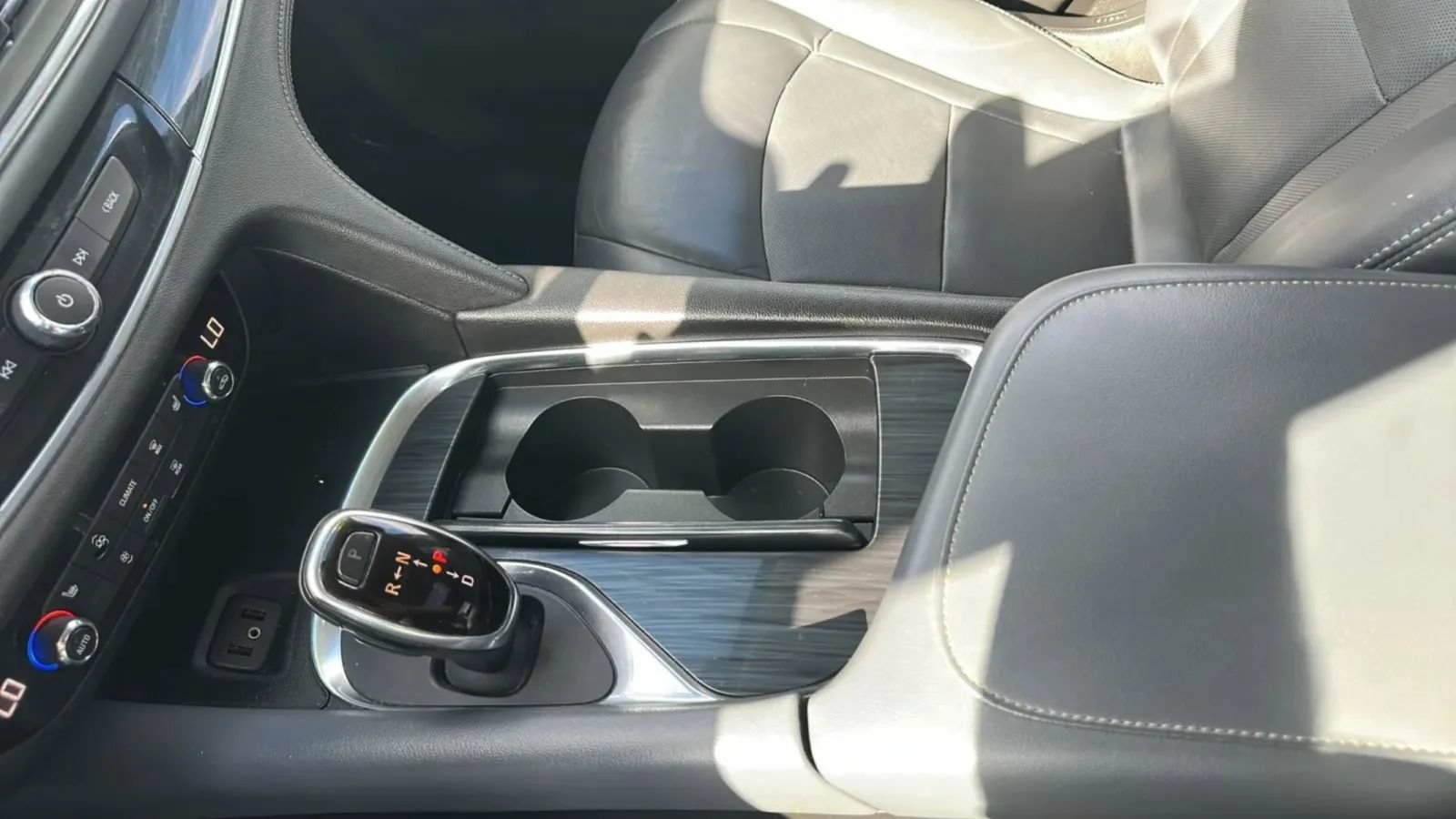 Used 2018 Buick Enclave Essence FWD image 13