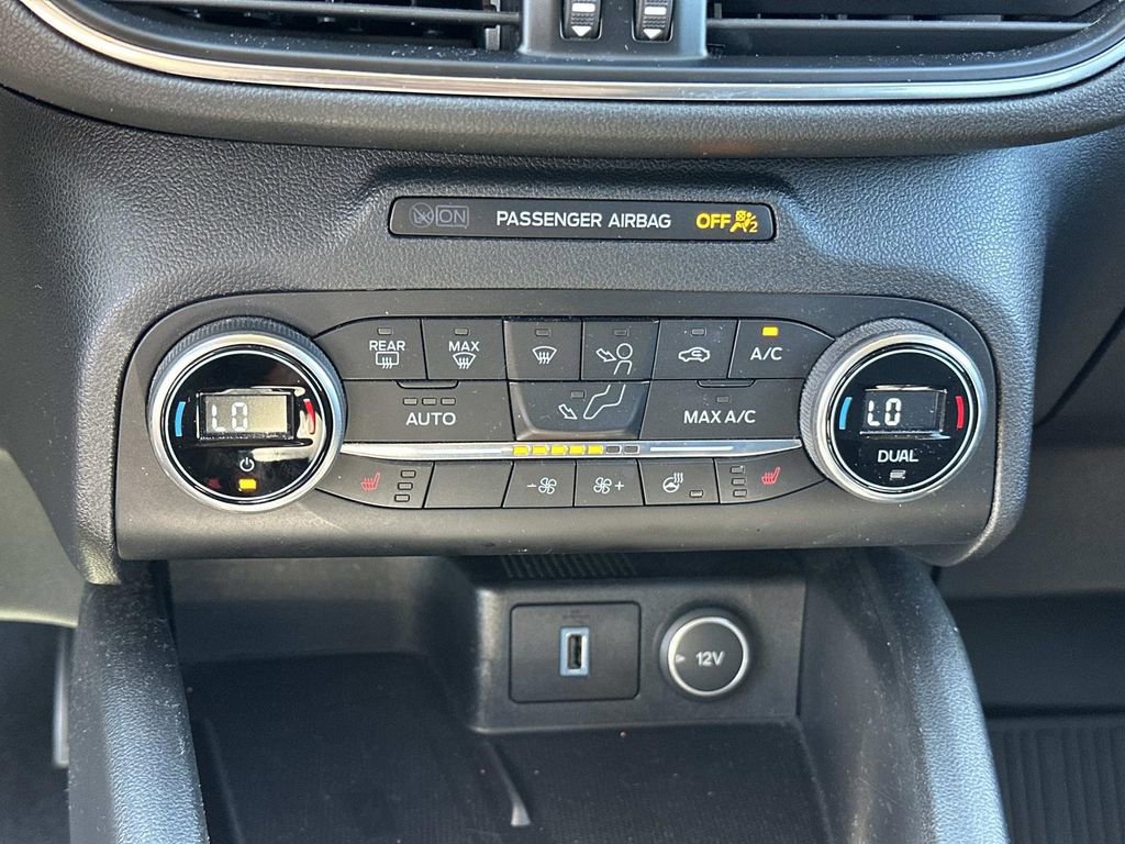 Used 2020 Ford Escape Titanium image 13