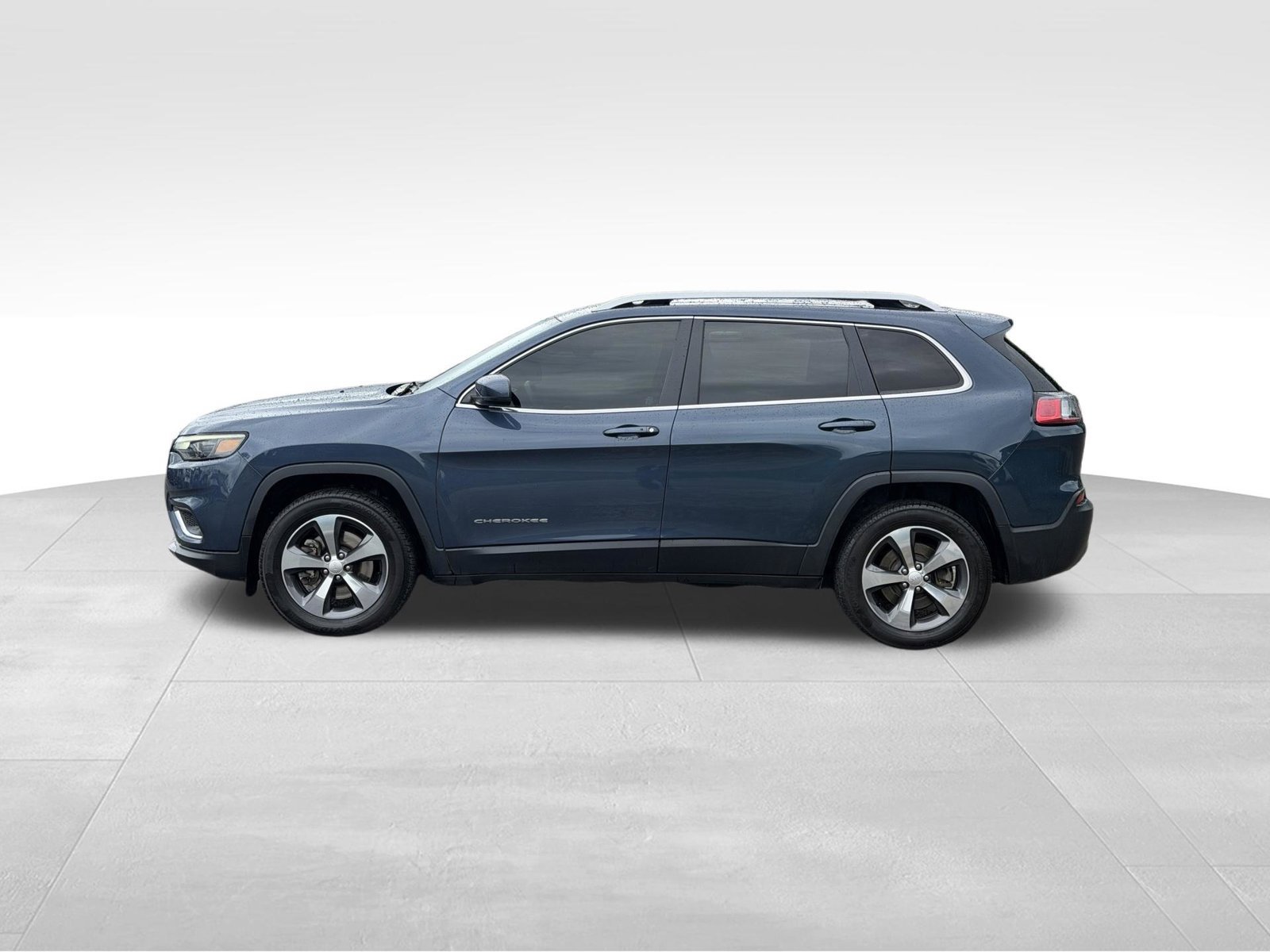 Used 2019 Jeep Cherokee Limited AWD/4WD image 5