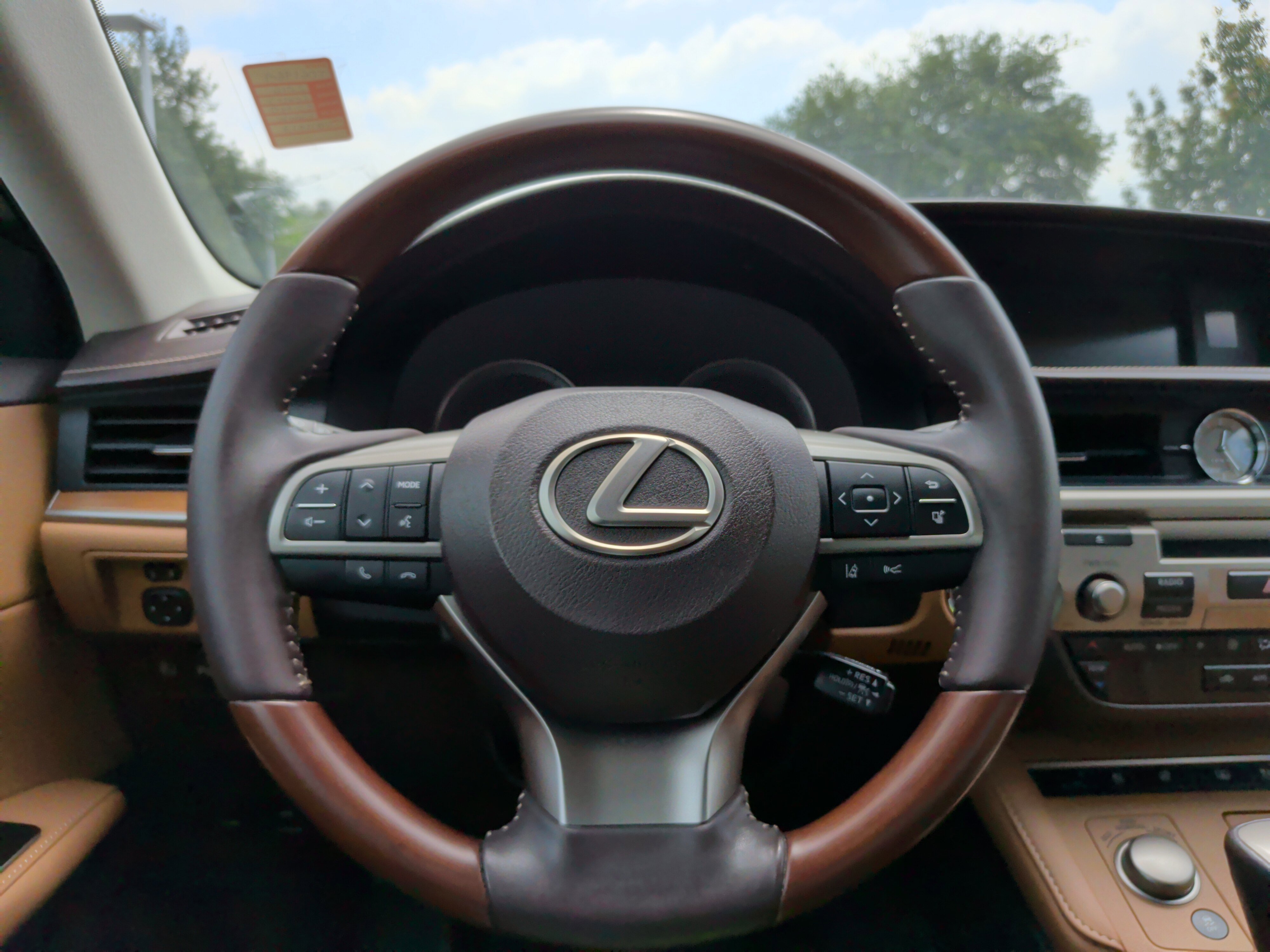 Used 2016 Lexus ES 350 w/ Luxury Package w/Wood Trim FWD image 20