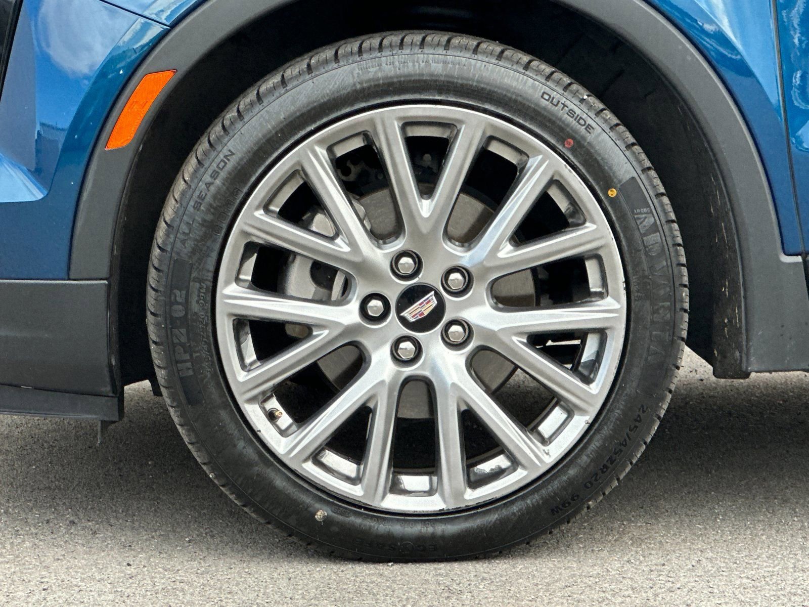 Used 2019 Cadillac XT4 Sport w/ LPO, Midnight Sport Package AWD/4WD image 32