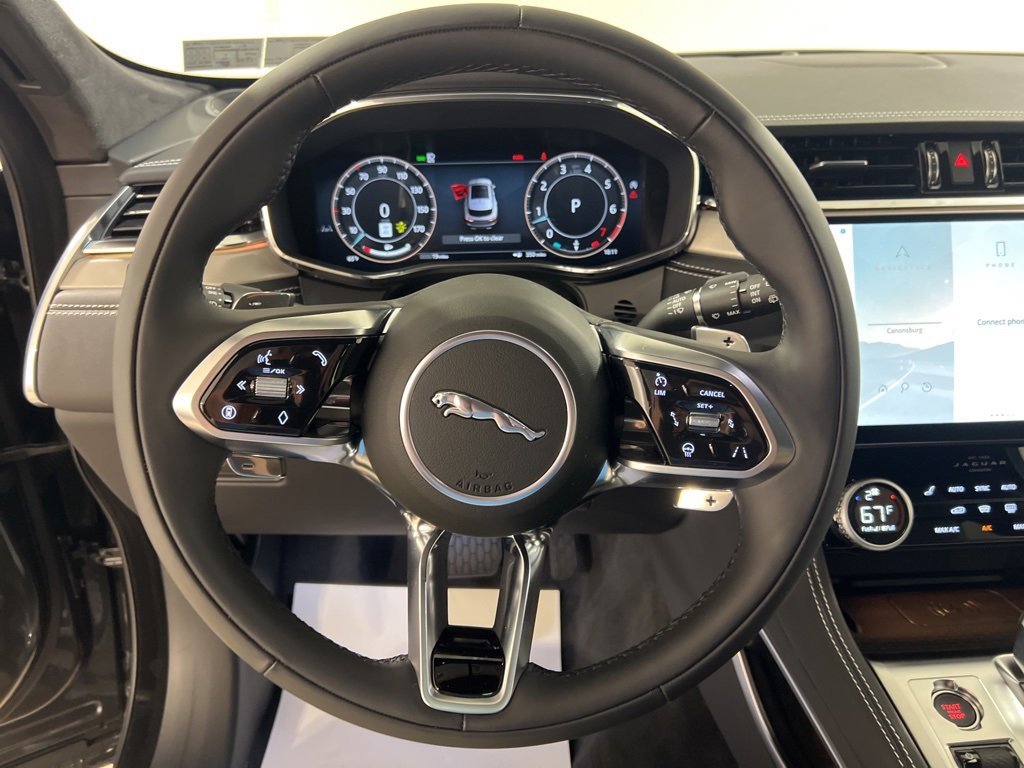 New 2025 Jaguar F-PACE R-Dynamic S image 14