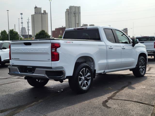 Used 2024 Chevrolet Silverado 1500 LT AWD/4WD image 2