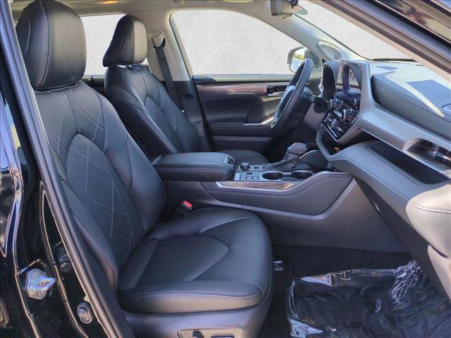 Certified 2026 Toyota Highlander Platinum AWD/4WD image 22