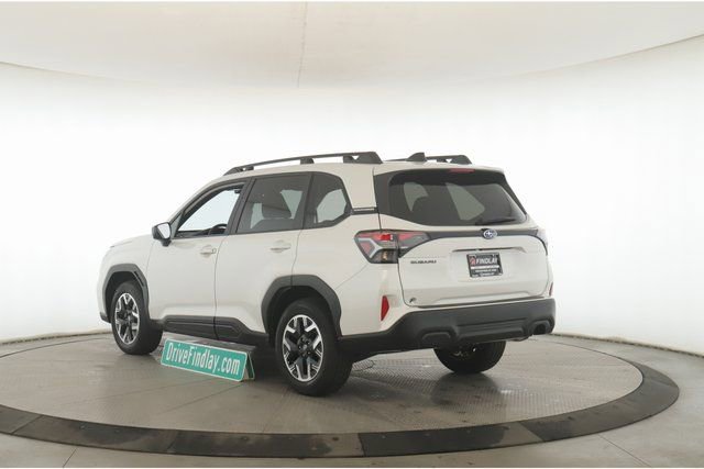 Used 2025 Subaru Forester Premium image 8