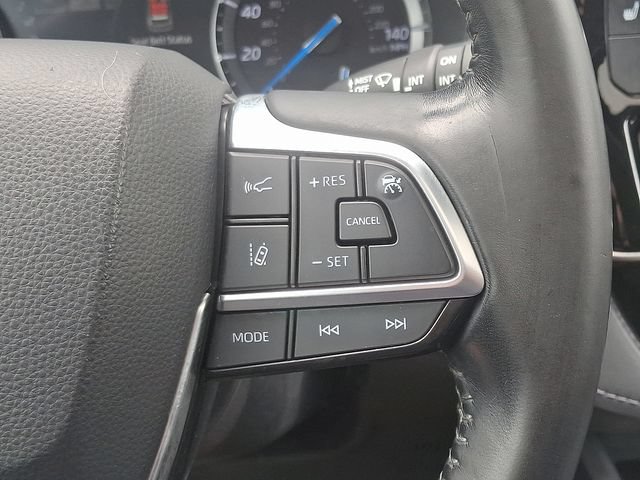 Used 2021 Toyota Highlander XLE AWD/4WD image 17