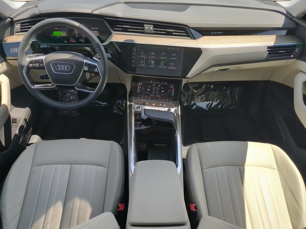 Used 2024 Audi Q8 e-tron Premium Plus w/ Premium Plus Package AWD/4WD image 13