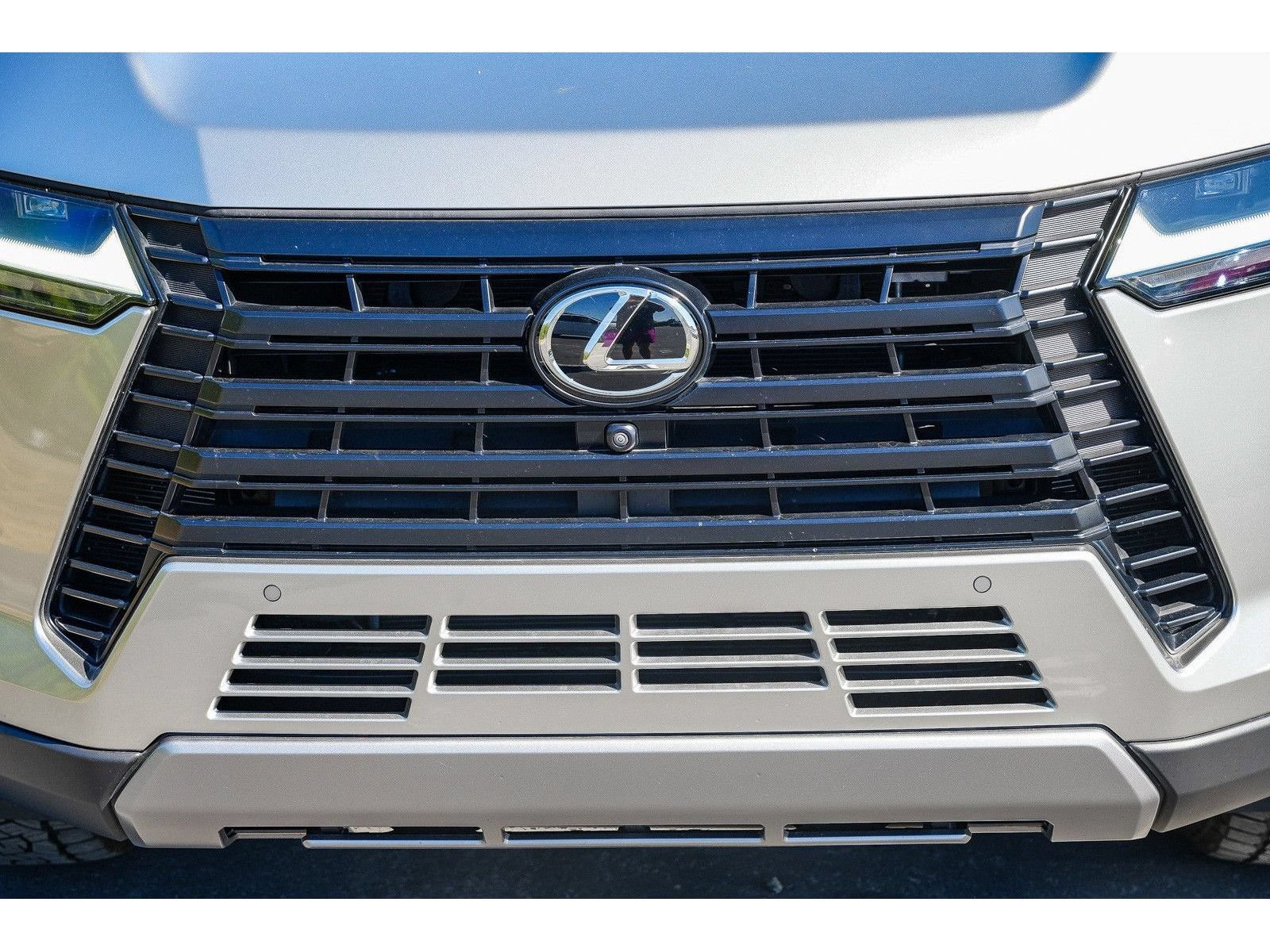 Used 2024 Lexus GX 550 AWD/4WD image 7