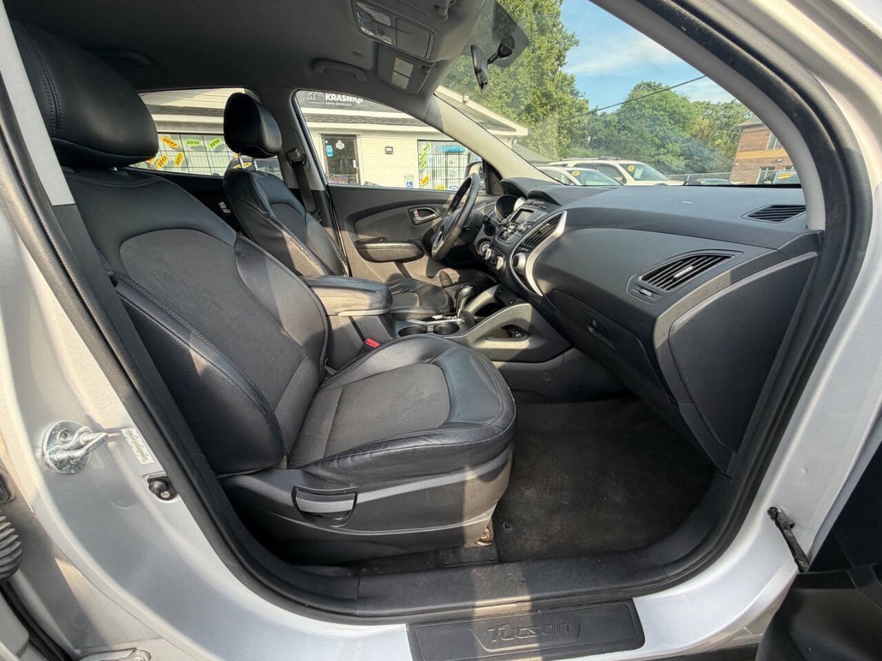 Used 2011 Hyundai Tucson GLS AWD/4WD image 14