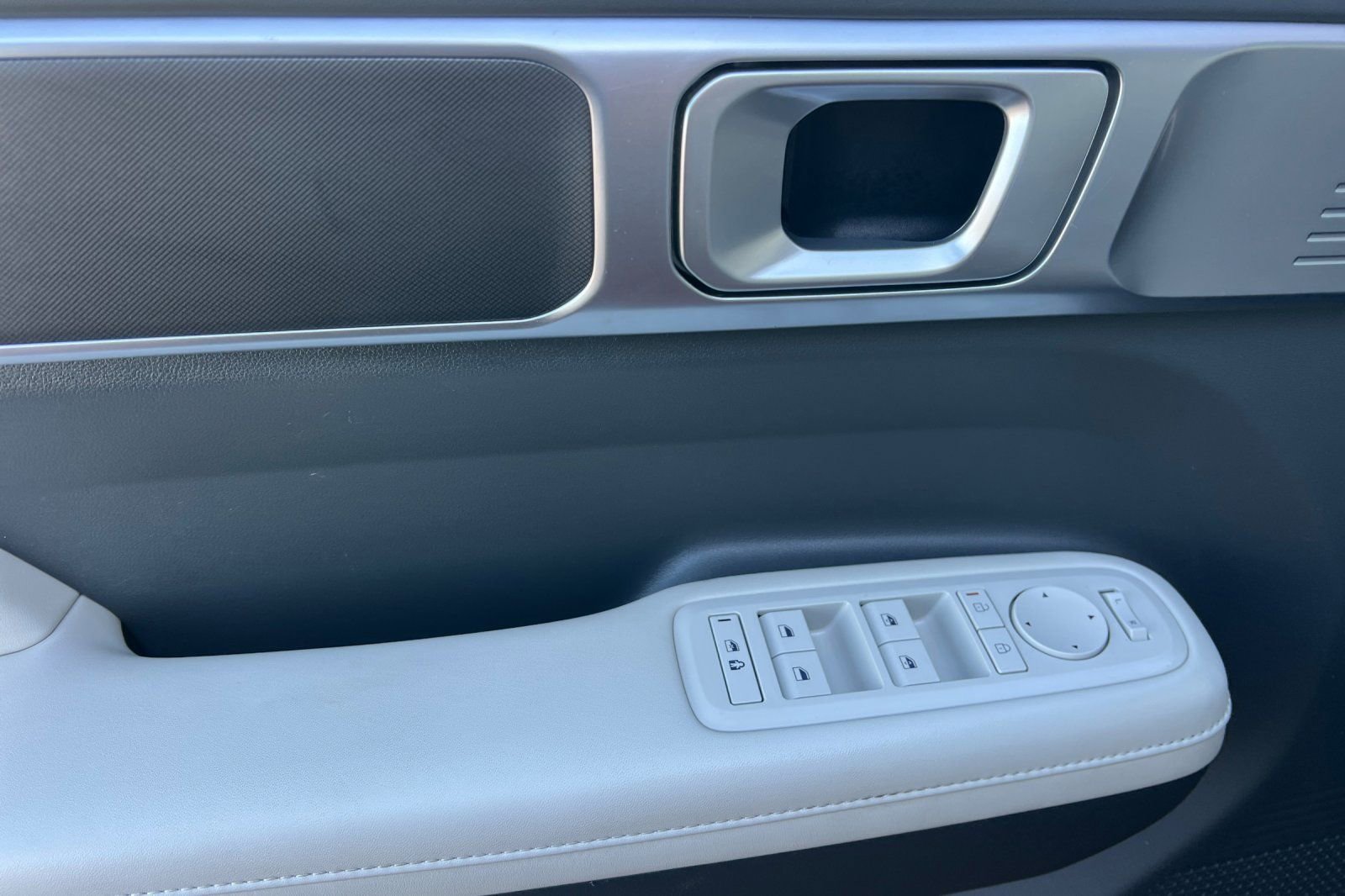 Used 2024 Hyundai Santa Fe SEL image 11