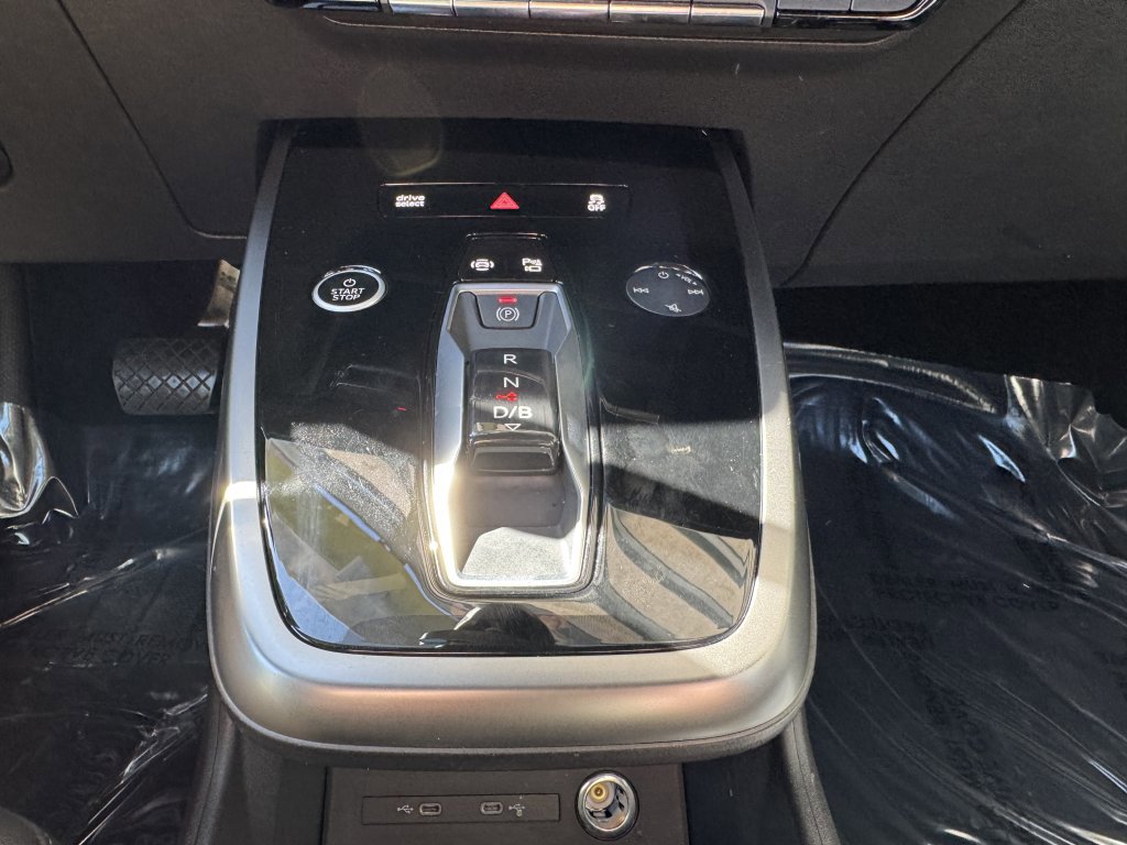 Used 2023 Audi Q4 e-tron Premium Plus w/ Premium Plus image 29