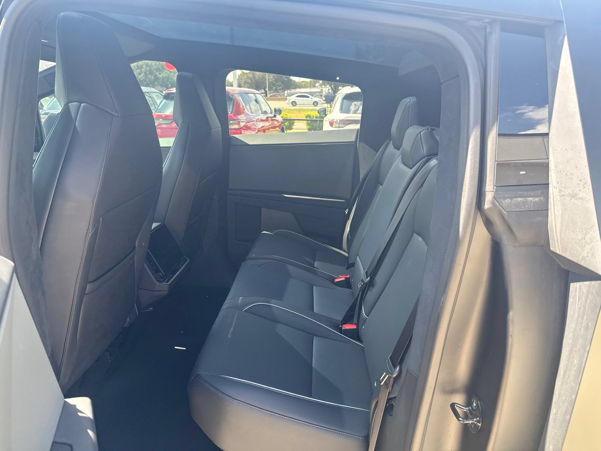 Used 2024 Tesla Cybertruck AWD Crew Cab image 5