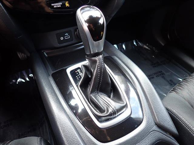Used 2019 Nissan Rogue SV AWD/4WD image 18