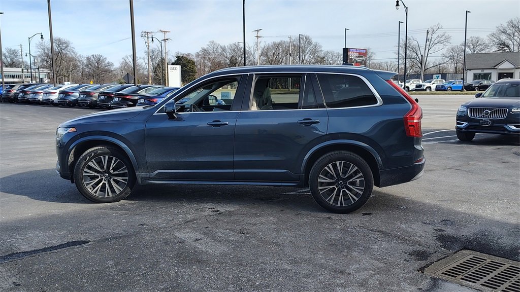 Used 2022 Volvo XC90 T5 Momentum w/ Climate Package image 5