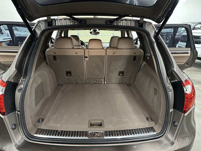 Used 2013 Porsche Cayenne Diesel AWD/4WD image 14