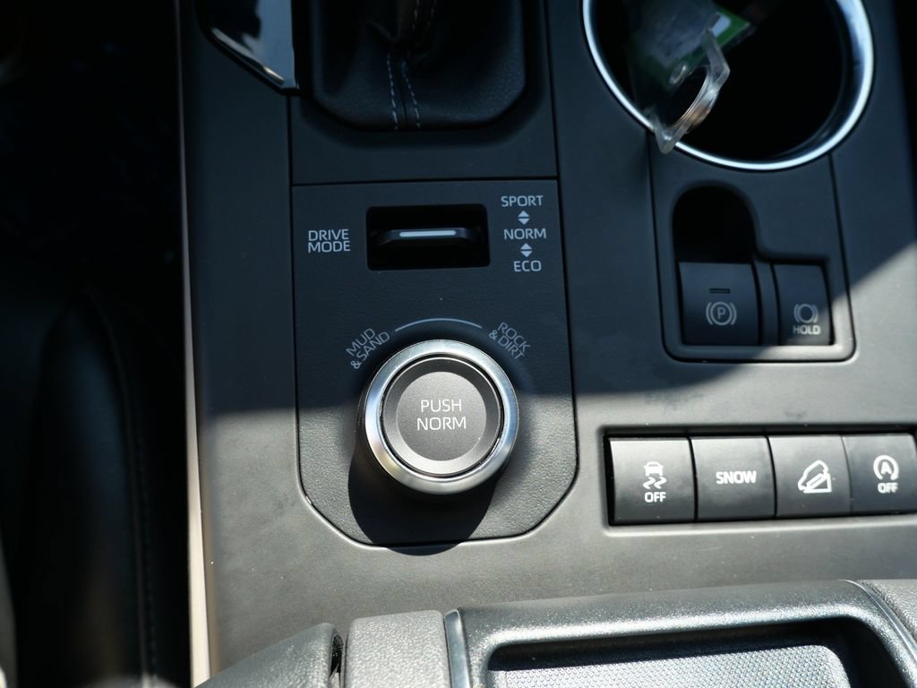 Used 2022 Toyota Highlander XSE AWD/4WD image 21
