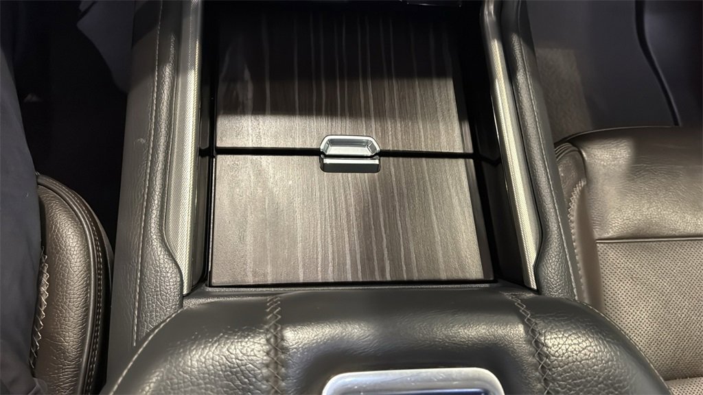 Used 2021 GMC Yukon Denali w/ Denali Premium Package image 29