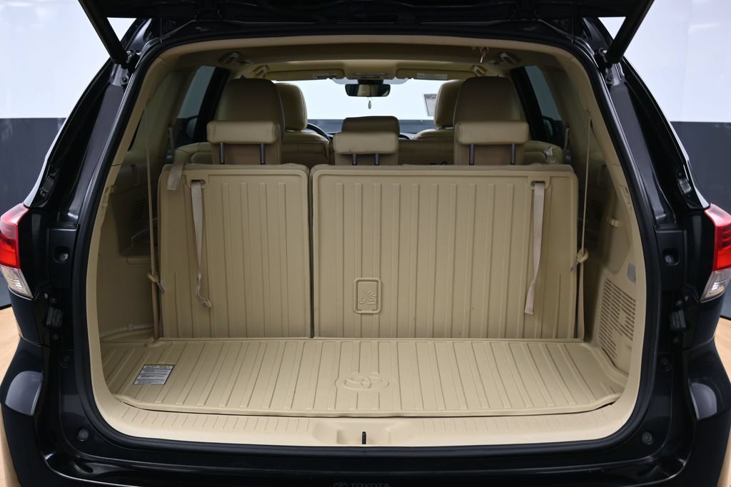 Used 2019 Toyota Highlander XLE AWD/4WD image 19