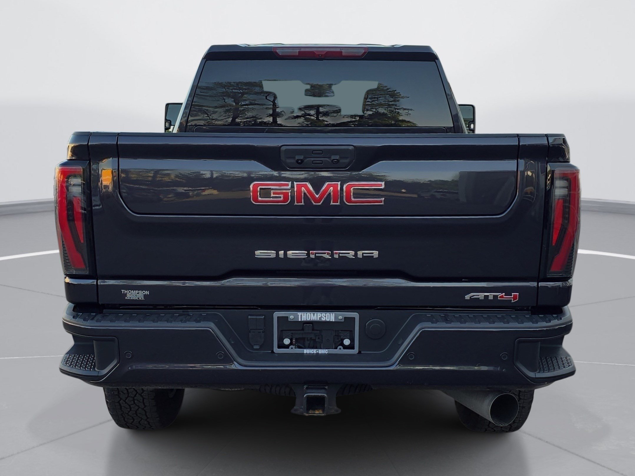 Used 2026 GMC Sierra 2500 AT4 AWD/4WD image 4
