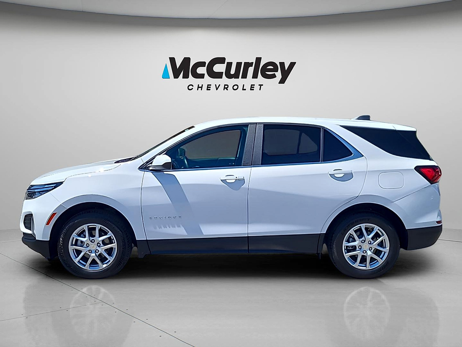 Used 2024 Chevrolet Equinox LT AWD/4WD image 4