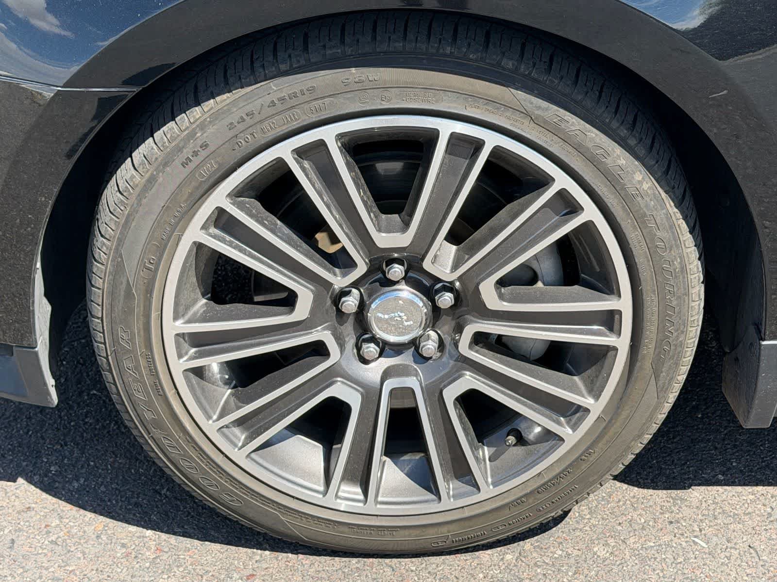 Used 2011 Ford Mustang GT Premium RWD image 3