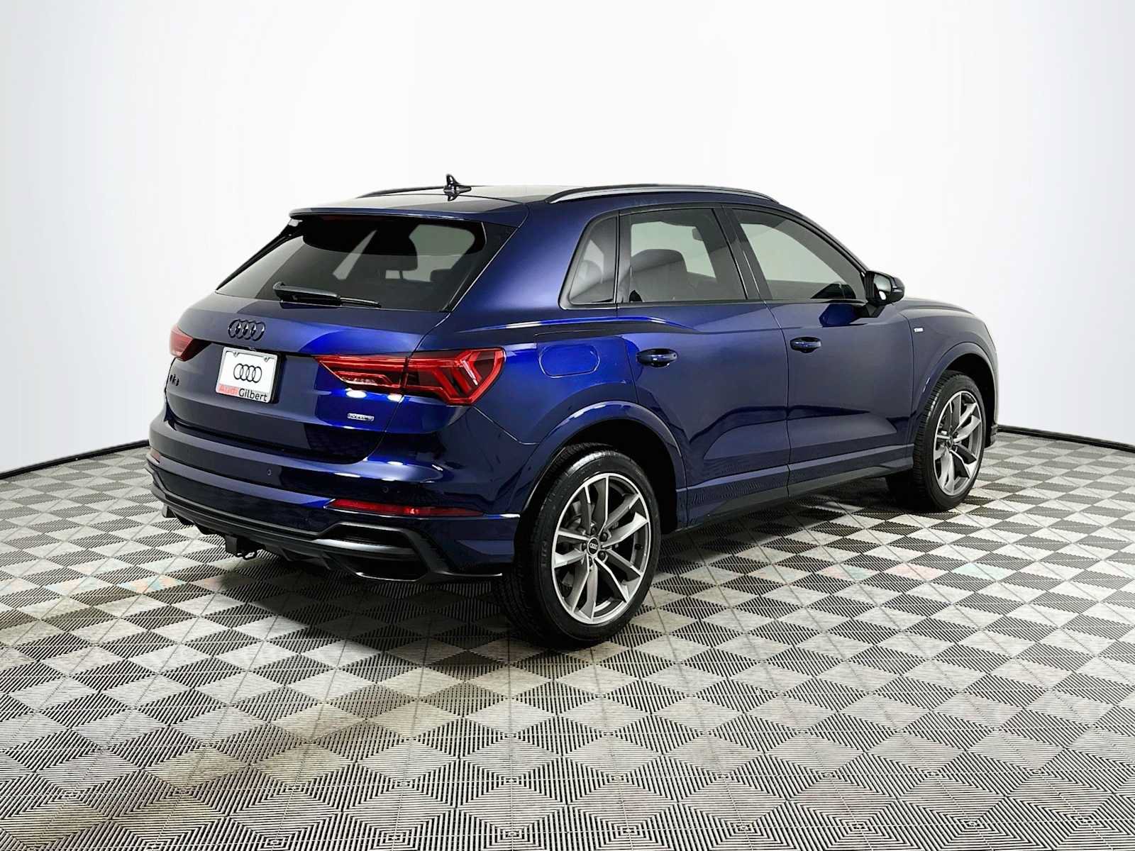 Used 2021 Audi Q3 2.0T Premium w/ Convenience Package AWD/4WD image 7