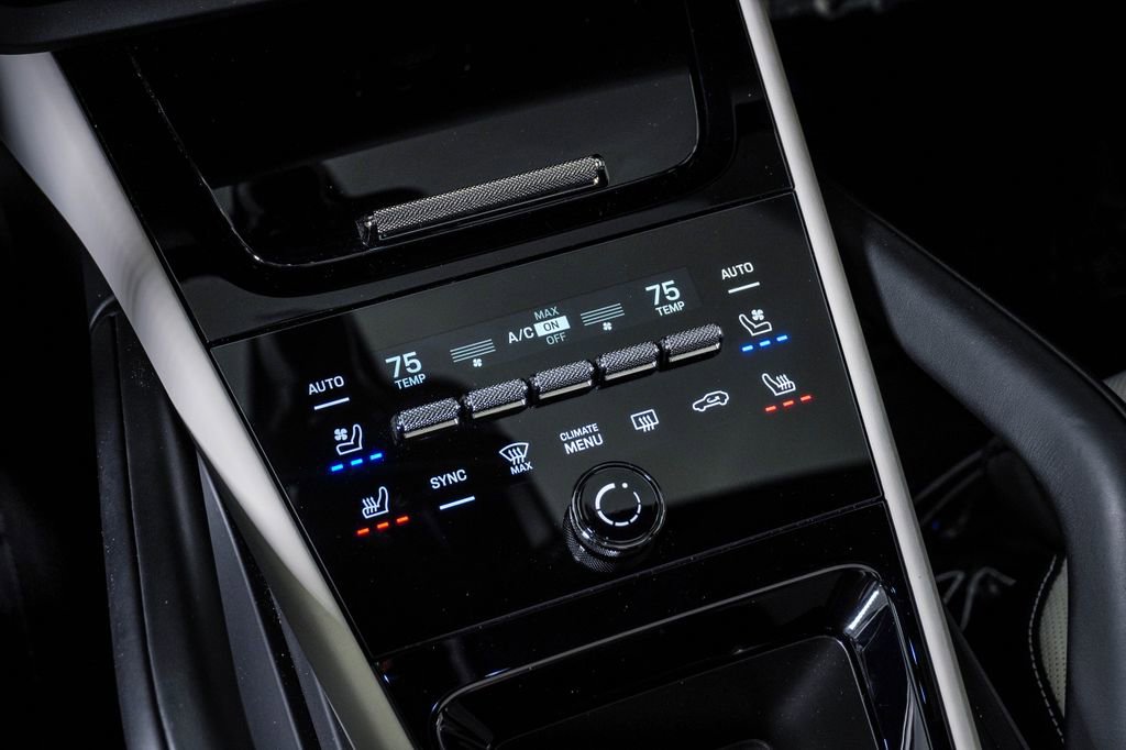 Certified 2025 Porsche Cayenne image 23