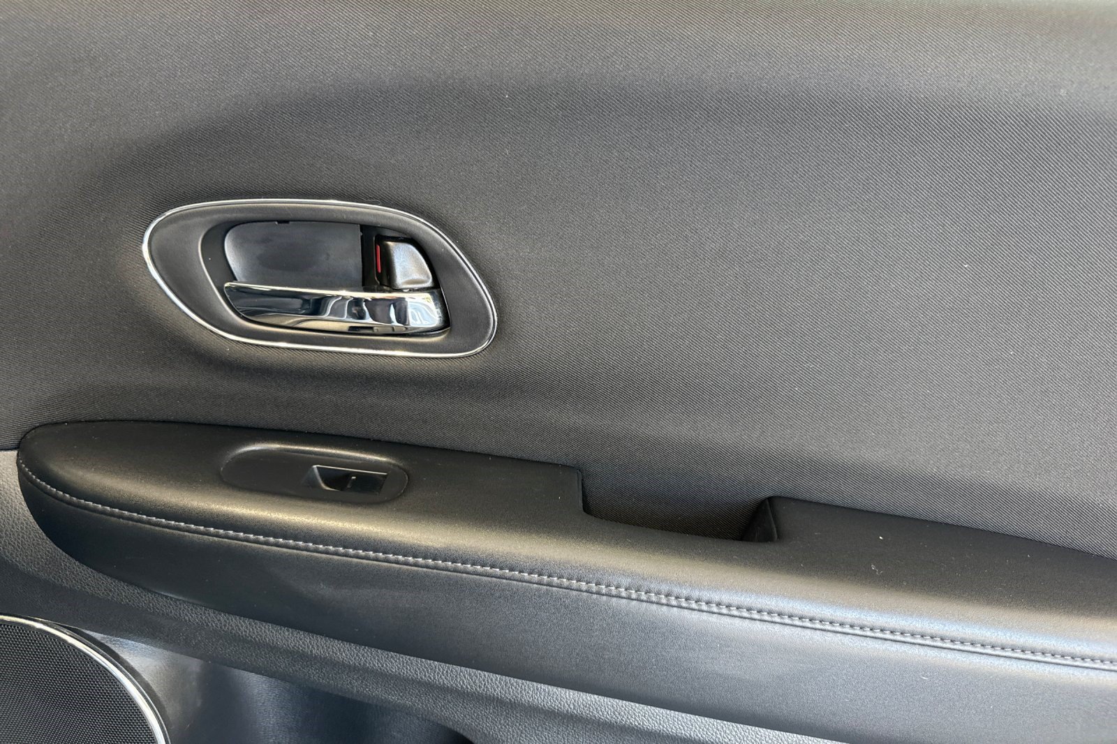 Used 2018 Honda HR-V EX image 22