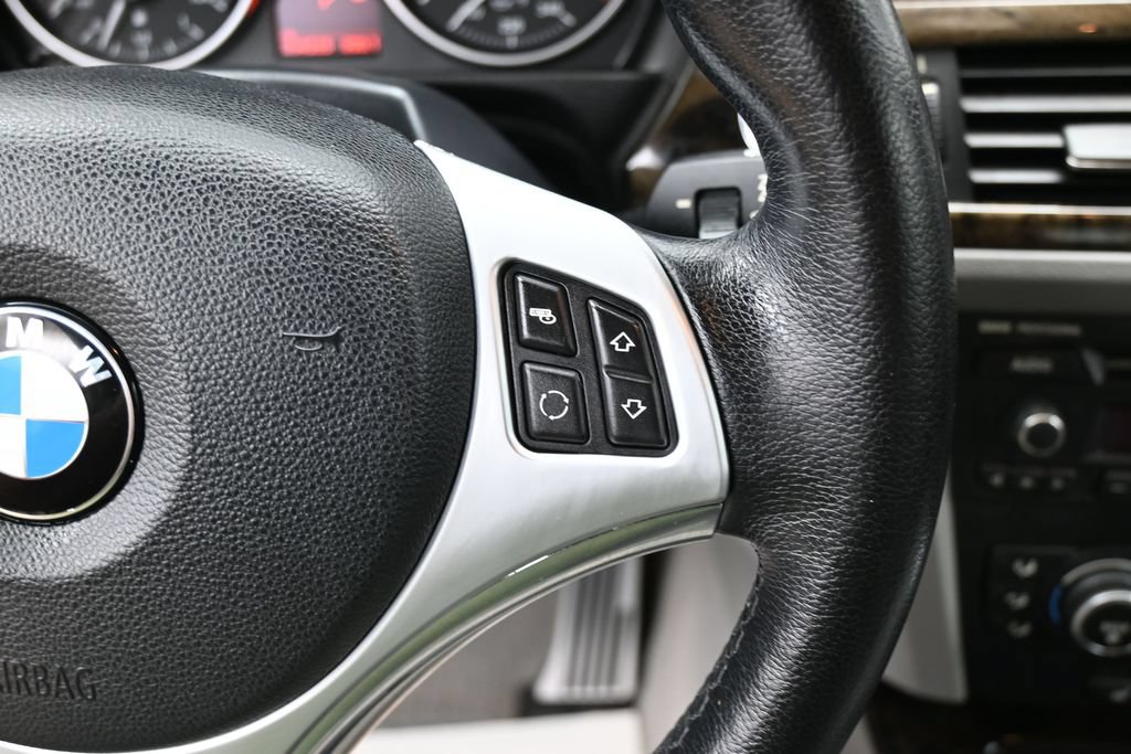 Used 2009 BMW 335i Convertible RWD image 8