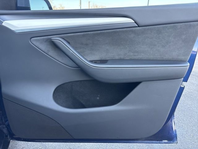 Used 2023 Tesla Model Y Long Range image 11