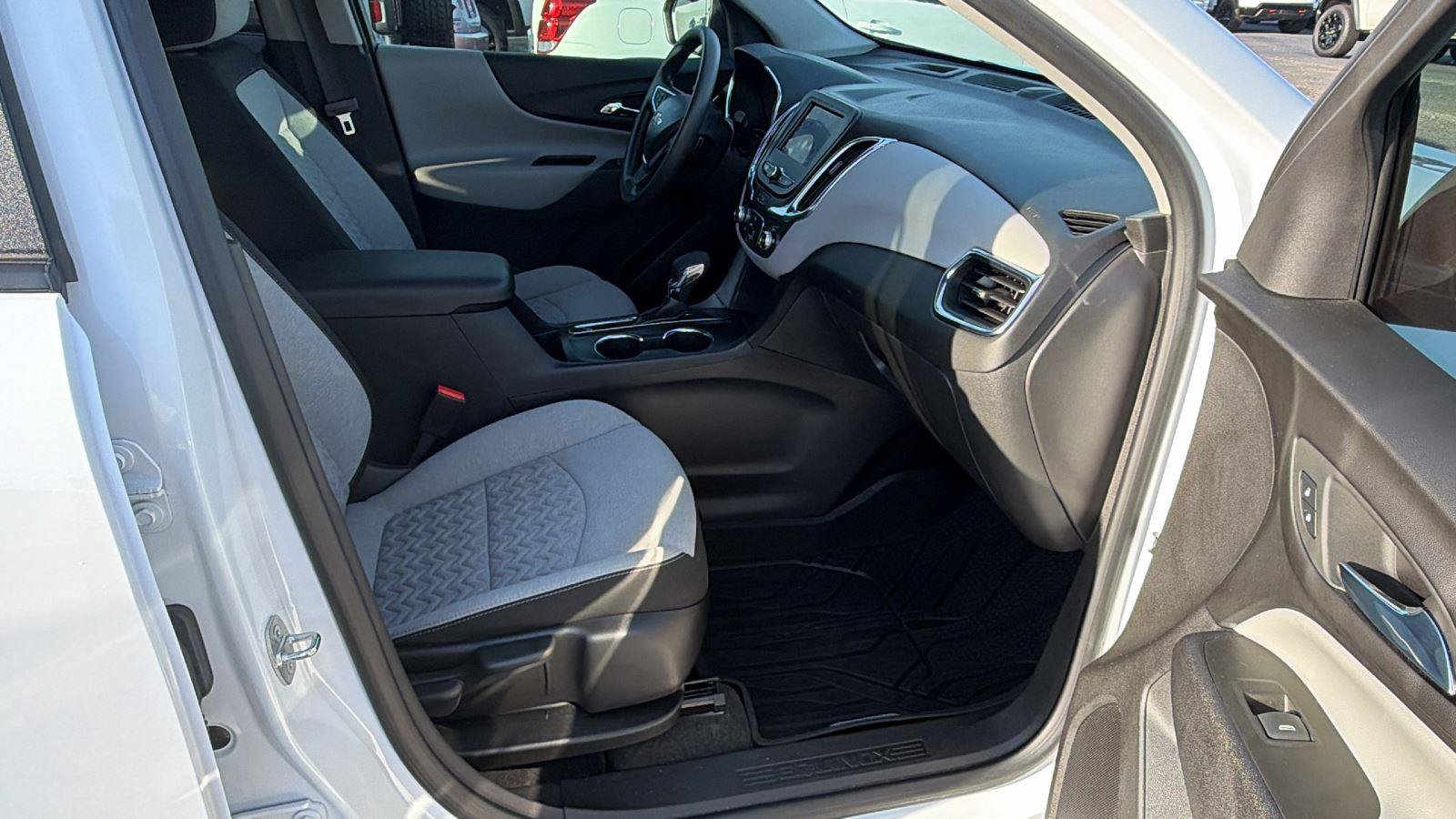 Used 2024 Chevrolet Equinox LS w/ LS Convenience Package FWD image 18