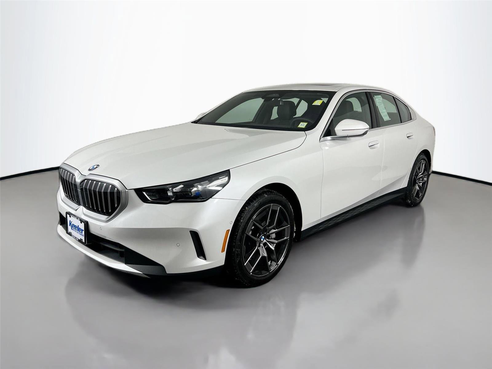 Certified 2026 BMW 530i xDrive w/ Premium Package image 2